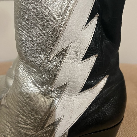 Modern vice the original bolt boot. Size 5.5/35. Metallic silver and black. - Picture 6 of 7